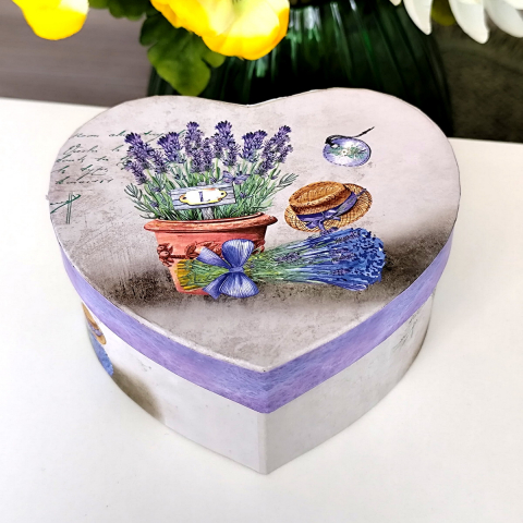 Accesorii din hartie si carton - Cutie din carton inima model lavanda 15cm x 12cm x 7cm