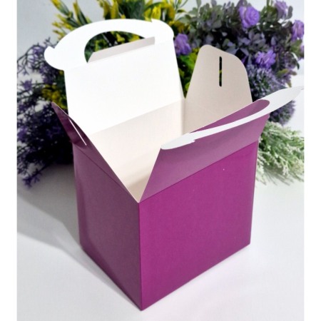 Cutii pentru cadouri - Cutie din carton mov cu maner