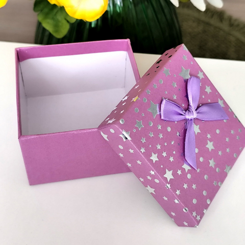 Cutie din carton mov cu funda si stelute 8.5cm x 8.5cm x 5.5cm [5]