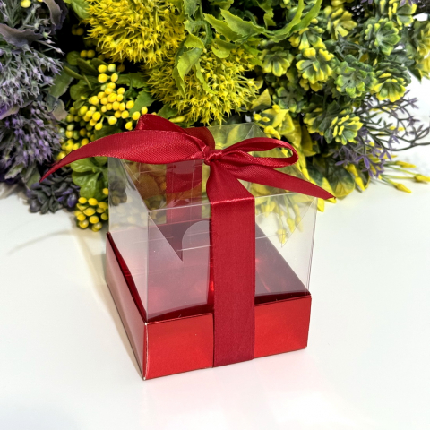 Cutie din plastic transparent cu baza din carton rosu si funda 7.5cm x 7.5cm x 8.5cm [4]