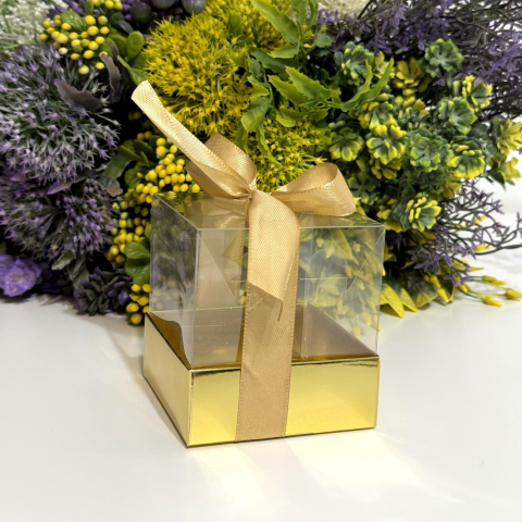 Cutie din plastic transparent cu baza din carton auriu si funda 7.5cm x 7.5cm x 8.5cm [5]