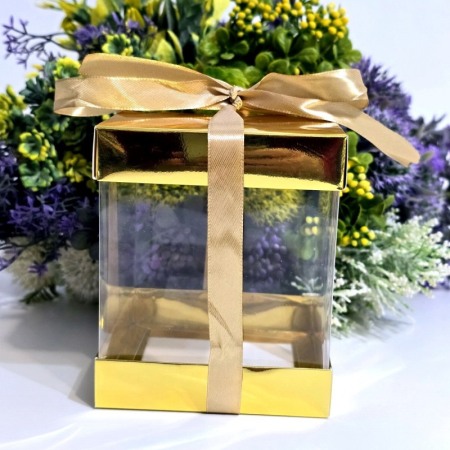 Cutie din plastic transparent cu capac din carton auriu si funda 12cm x 10cm x 10cm [1]