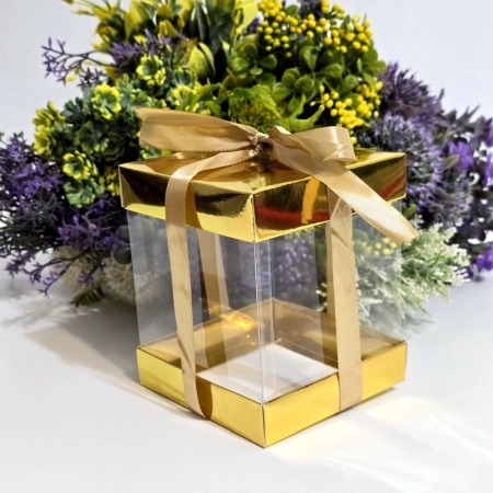 Cutii pentru cadouri - Cutie din plastic transparent cu capac din carton auriu si funda 12cm x 10cm x 10cm