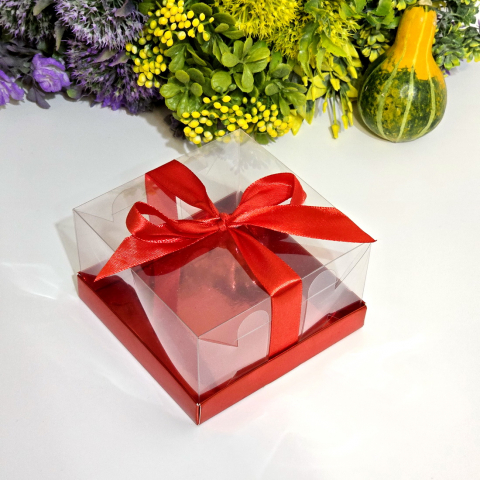 Cutie din plastic transparent cu baza din carton rosu si funda 12cm x 12cm x 7cm [3]