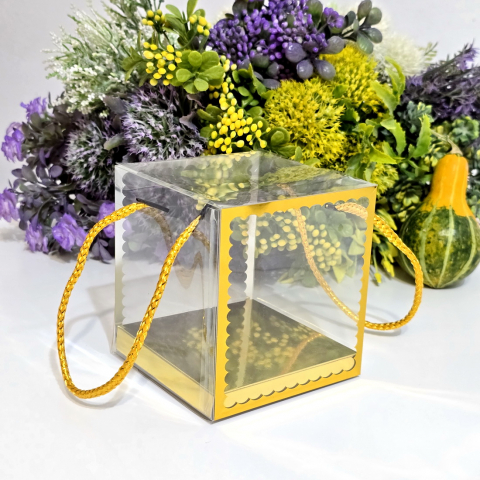 Cutie din plastic transparent cu manere din snur auriu 10cm x 10cm x 11 cm [4]