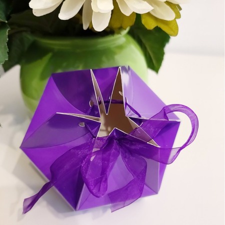 Cutie pentru cadouri hexagonala din carton mov [4]