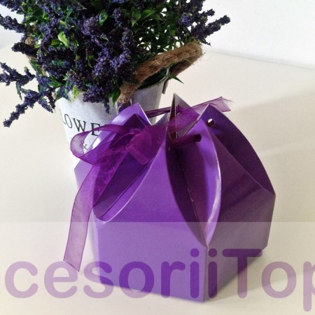 Cutie pentru cadouri hexagonala din carton mov [5]