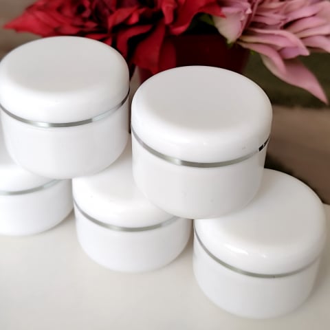 Cutii albe din plastic 50g [5]
