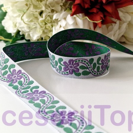 Panglici decorative - Panglica tesuta cu flori mov pe fond alb
