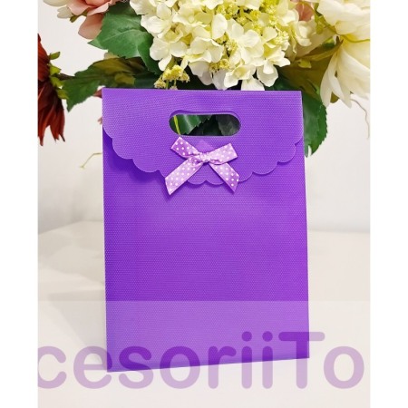 Pungi pentru cadouri - Punga plastifiata mov cu inchidere si maner 21cm x 15.5cm