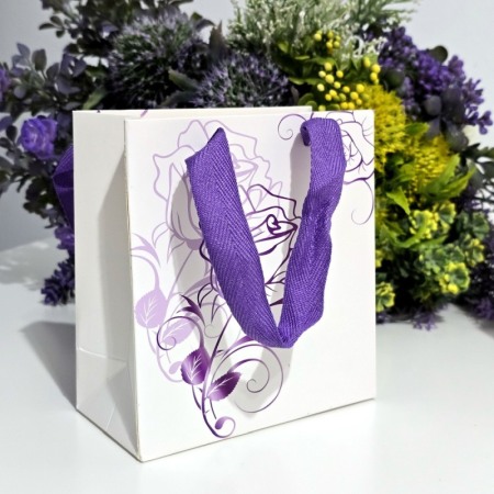Pungi din carton alb cu model trandafir mov  15cm x 14cm [3]