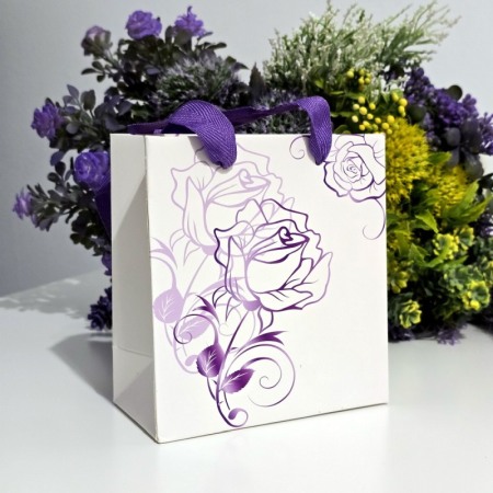 Pungi din carton alb cu model trandafir mov  15cm x 14cm [1]