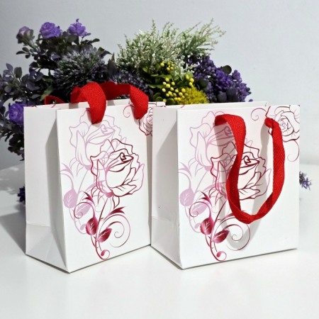 Pungi din carton alb cu model trandafir rosu 15cm x 14cm [2]