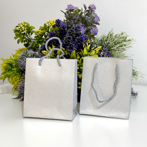 Pungi din carton argintiu cu sclipici 14cm x 12cm [6]