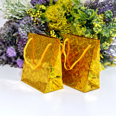 Pungi din carton lucios auriu 11cm x 9cm [6]