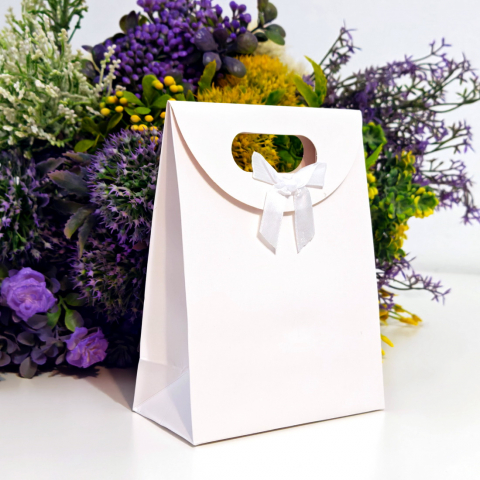 Pungi din carton alb cu funda 16cm x 12cm [3]