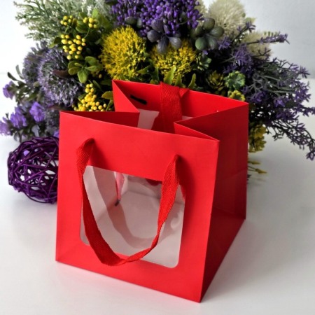 Pungi din hartie cartonata rosie cu fereastra 15cm x 15cm x 15cm