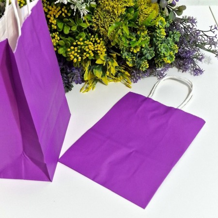 Pungi din hartie mov pentru cadouri 26cm x 19cm [4]