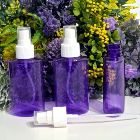 Set 100 flacoane mov plate 100 ml cu pulverizator alb tip spray [1]