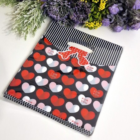 Set 100 pungi din plastic inimi rosii si albe 20cm x 15cm [3]