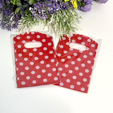 Set 50 pungi din plastic rosii cu buline albe 15cm x 9cm