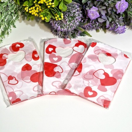 Set 50 pungi din plastic albe cu inimi rosii 15cm x 9cm [2]