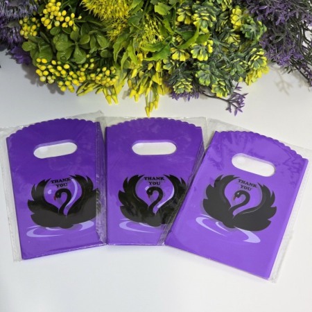Set 50 pungi din plastic mov cu lebada neagra 15cm x 9cm [2]