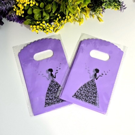 Pungi pentru cadouri - Set 50 pungi din plastic mov imprimeu fata 15cm x 9cm