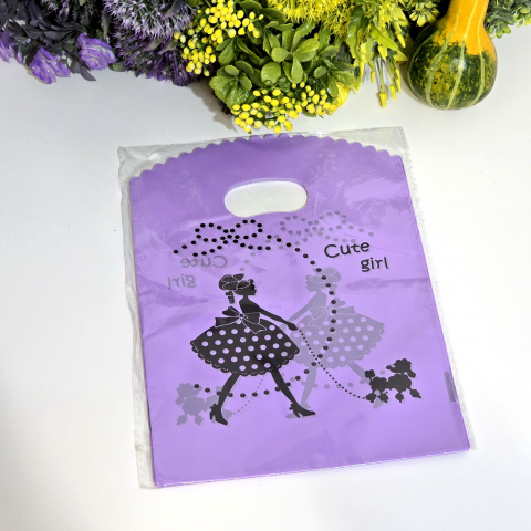 Pungi din plastic si seturi de pungi - Set 50 pungi din plastic mov imprimeu fata cu catel 20cm x 13cm