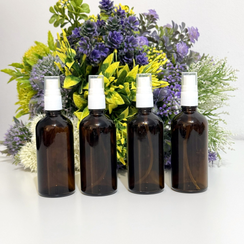 Noutăți - Sticla bruna cu pulverizator alb 100 ml din sticla