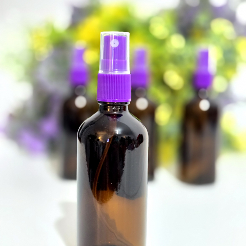 Sticla bruna cu pulverizator mov 100 ml din sticla [3]