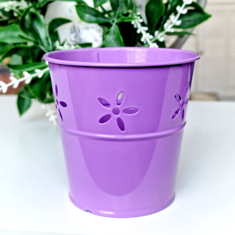 Noutăți - Ghiveci de metal culoare mov 9cm