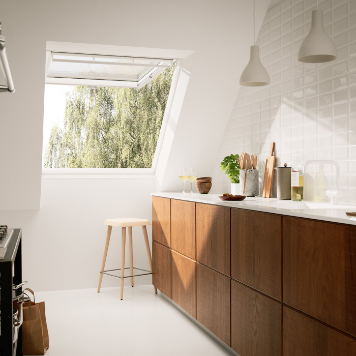 Fereastra de mansarda Premium VELUX GPU 0068, operare de jos [5]