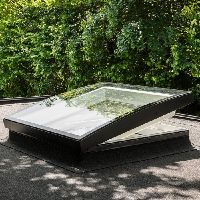 Fereastra VELUX cu protectie din sticla curbata [2]