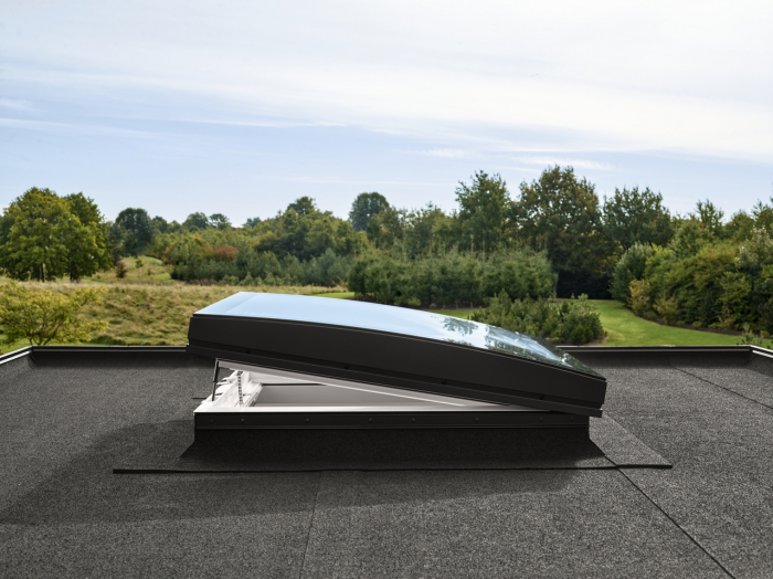 Fereastra VELUX cu protectie din sticla curbata [6]