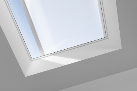 Rulouri si rolete - Rulou parasolar pentru ferestre acoperis tip terasa cu protectie din sticla curbata sau plata VELUX