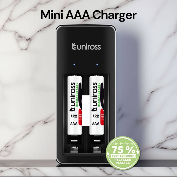 Incarcator mini Uniross pentru ac. Ni-MH AA si AAA + 2 ac. AAA incluse [2]