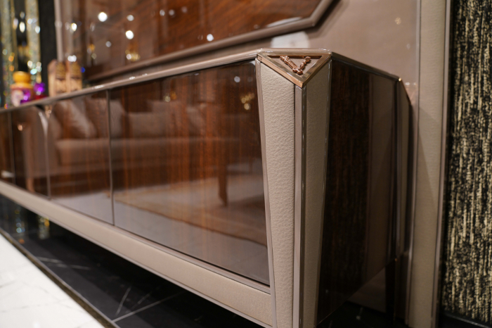 CONSOLA TV VERSACE [3]