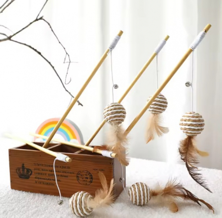 Undita de jucarie amuzanta ADLUMUS pentru animale de companie cu pene si clopotel si forma de soricel sau mingie [4]