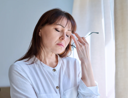 Control Menopauză CaliVita: Ghidul tău pentru o tranziție lină și premii de lux în luna Martie