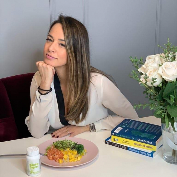 Digestive Enzymes (100 tablete) este un complex de enzime digestive provenind din surse naturale [2]