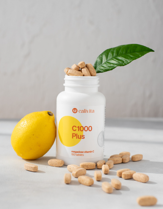 Vitamina C 1000 Plus Cali ivita (100 tablete) conţine o megadoză de 1000 mg de vitamina C [3]
