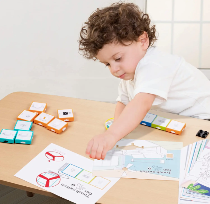 Joc educativ cu blocuri de constructie electrice, STEM [9]