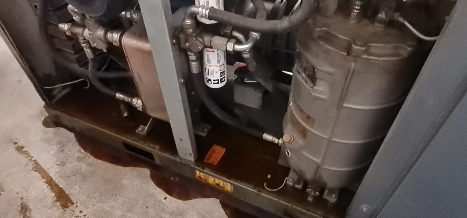 De ce pierde ulei un compresor cu șurub