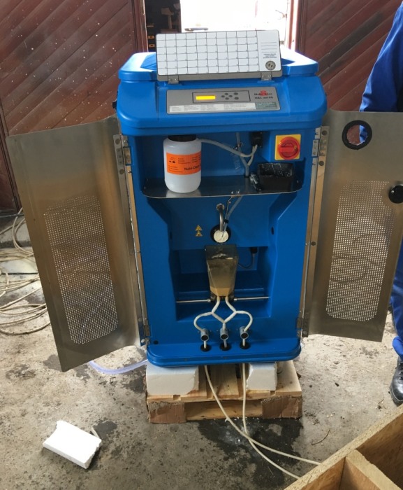 Automat de alaptare la discretie miei si iezi, H&L AdLib Feeder [3]