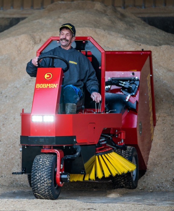 Echipament multifunctional pentru intretinerea cusetelor, Bobman Selfload, diesel, 3WD [6]