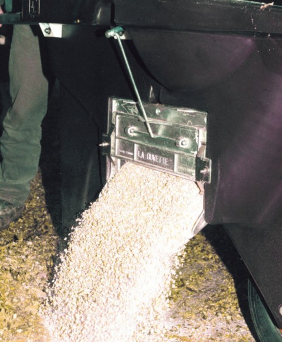 Roaba transport si distributie furaje animale, LaBuvette [4]