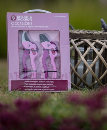 Set cadou cu doua foarfeci gradinarit mici, roz, Spear & Jackson Occasions [3]