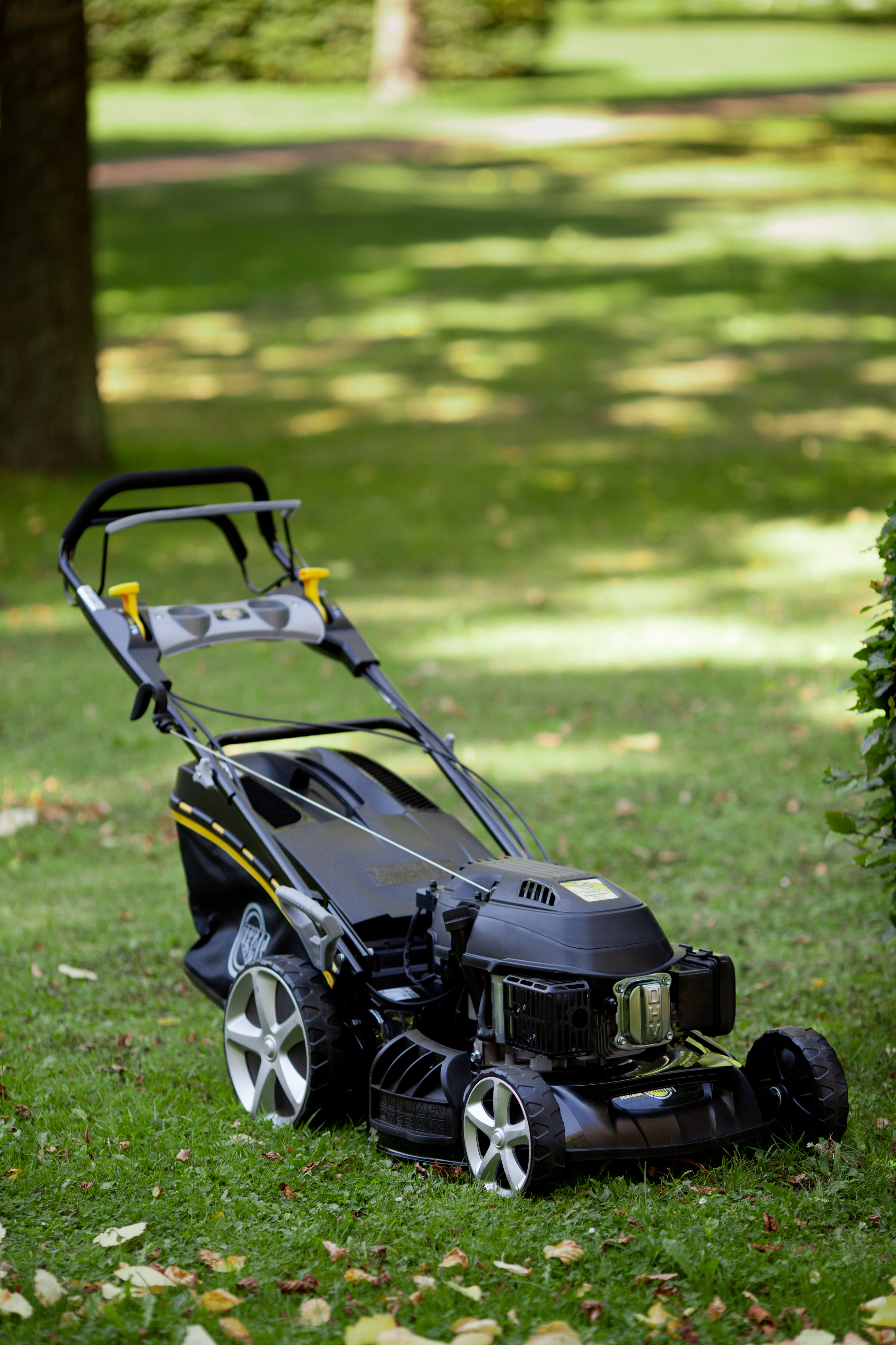 Masini de tuns gazonul - Texas Razor 5155TR/WE, masina de tuns gazonul, benzina, 4.4CP, latime lucru 51cm, pornire electrica, autopropulsata, reglaj central, sac 65 litri