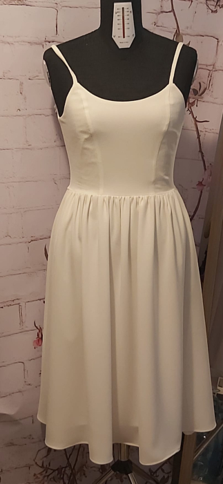 Rochie albă în bretele [2]